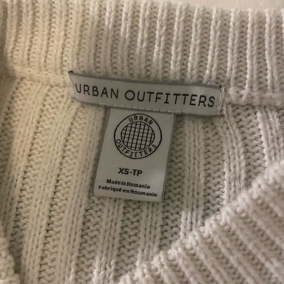 urban outfitters cropped sweater - Picture 2 of 2